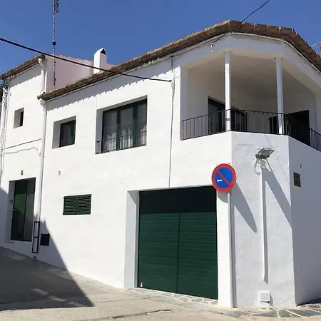Trilla - Casa Reformada Con Garaje Y Terraza * Cadaques