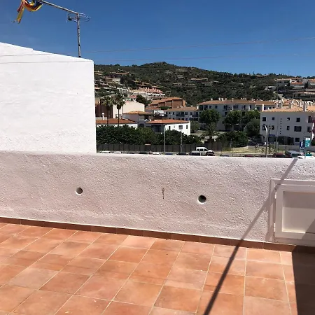 Trilla - Casa Reformada Con Garaje Y Terraza * Cadaques