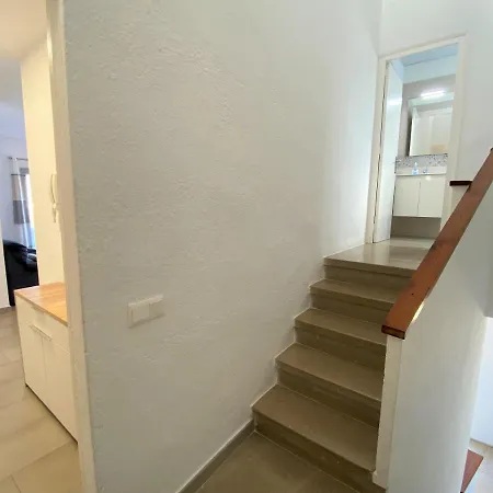Trilla - Casa Reformada Con Garaje Y Terraza Cadaques