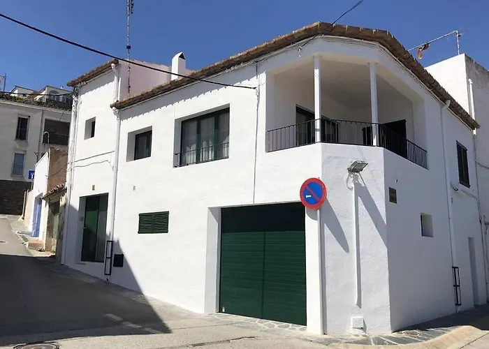 Trilla - Casa Reformada Con Garaje Y Terraza * Cadaqués